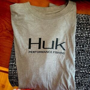 Huk Men's Gray Short Sleeve Tee